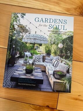 Gardens for the Soul - Outdoor Living Inspiration Book (Blue/Green)
